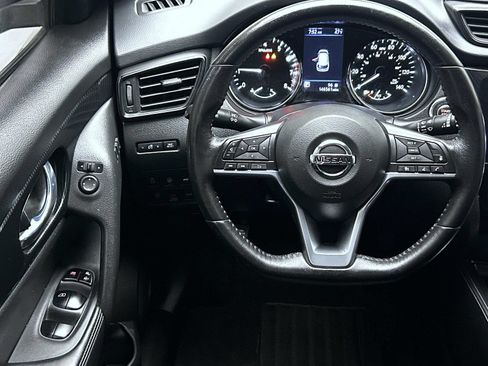 Used 2018 Nissan Rogue SL w/ Premium Package AWD/4WD image 12