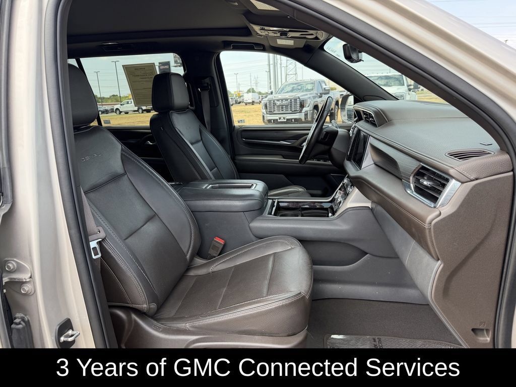 Used 2022 GMC Yukon XL Denali w/ Denali Premium Package AWD/4WD image 39