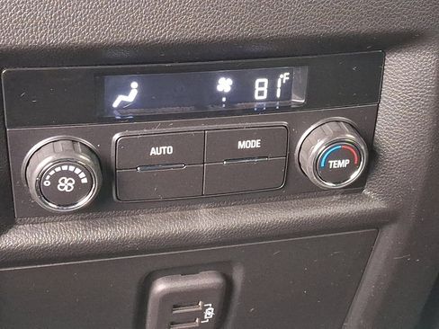 Certified 2023 Chevrolet Traverse LT image 12