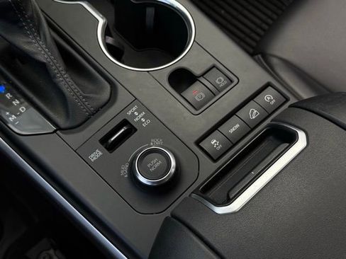 Used 2022 Toyota Highlander XSE image 26