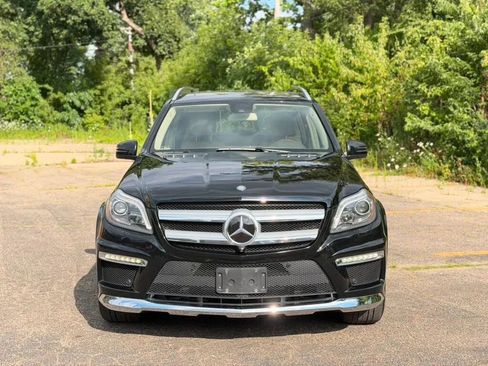 Used 2013 Mercedes-Benz GL 550 4MATIC image 2