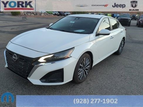 Used 2023 Nissan Altima 2.5 SV image 1