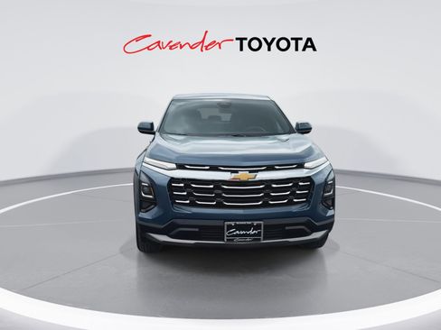 Used 2025 Chevrolet Equinox LT AWD/4WD image 3