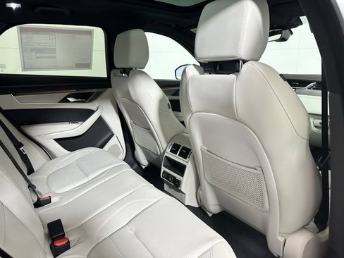 New 2026 Jaguar F-PACE R-Dynamic S image 20