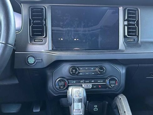 Used 2025 Ford Bronco Badlands AWD/4WD image 10