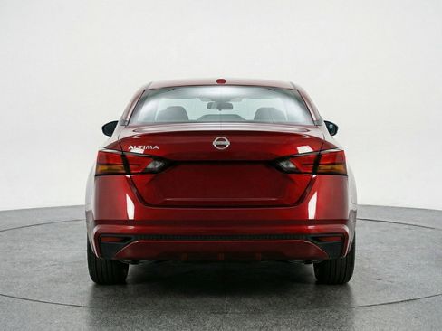 Used 2025 Nissan Altima 2.5 SV image 7
