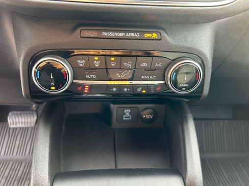 Used 2022 Ford Escape Titanium image 35