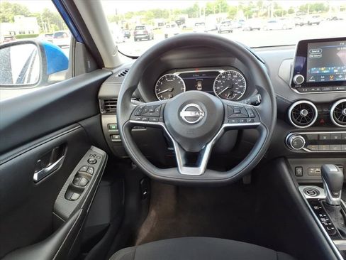 Used 2025 Nissan Sentra SV FWD image 25