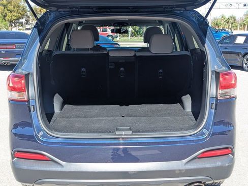Used 2018 Kia Sorento LX image 8