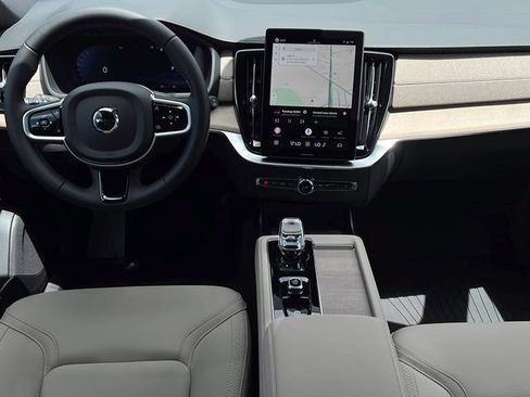 New 2026 Volvo XC90 B6 Plus w/ Protection Package Premier AWD/4WD image 10