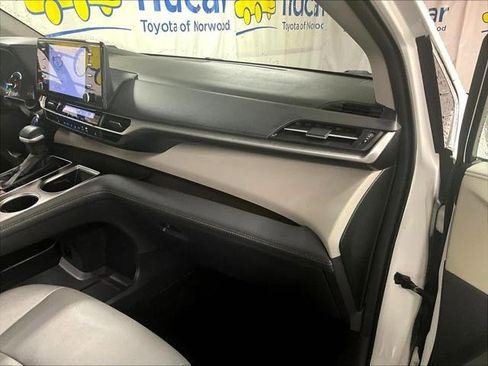 Used 2024 Toyota Sienna XLE image 13