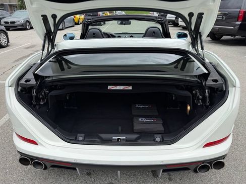 Used 2015 Ferrari California T RWD image 20