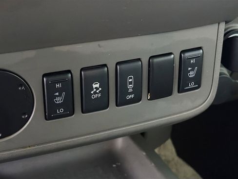 Used 2015 Nissan Frontier SL RWD image 23