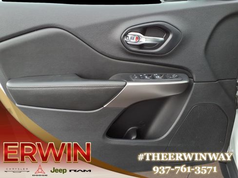 Used 2021 Jeep Cherokee Latitude Lux w/ Comfort/Convenience Group AWD/4WD image 10