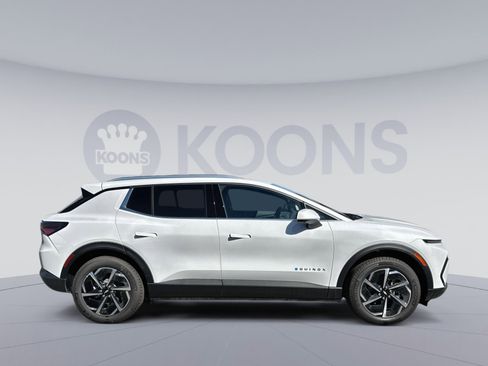 New 2026 Chevrolet Equinox EV LT image 8