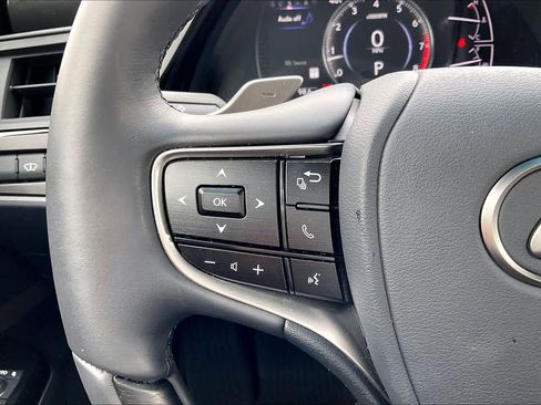 Used 2025 Lexus ES 350 w/ Luxury Package image 22