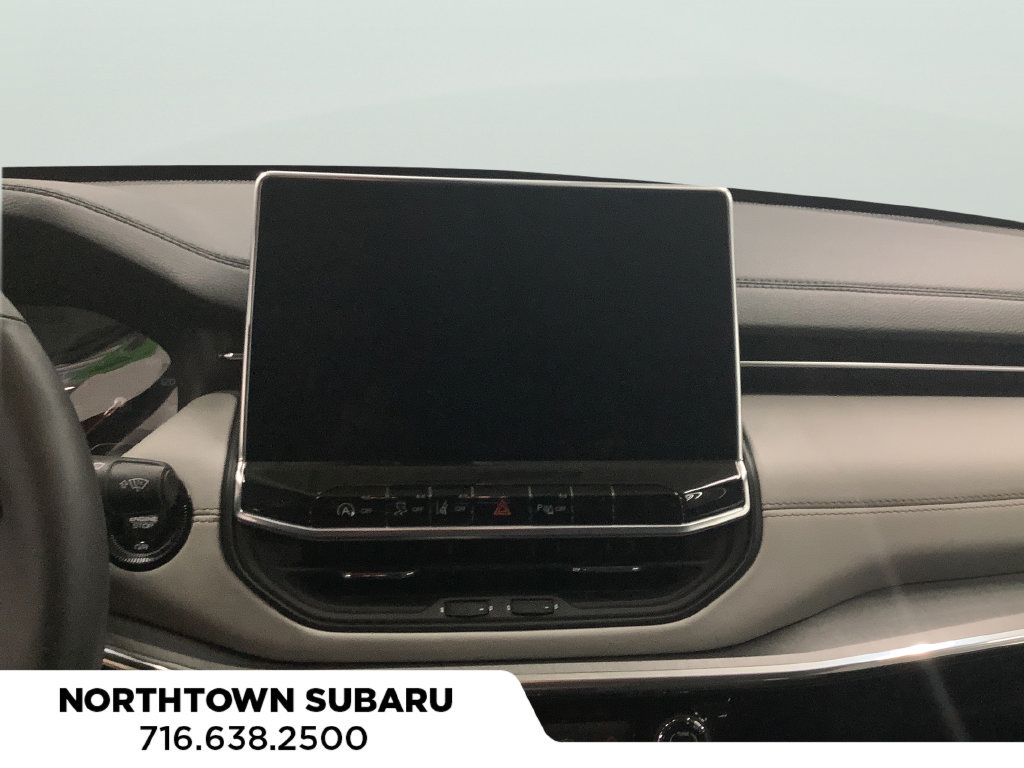 Used 2023 Jeep Compass Limited AWD/4WD image 11