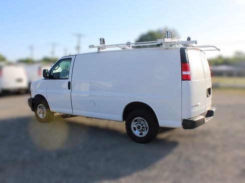 Used 2024 Chevrolet Express 2500 w/ Driver Convenience Package RWD image 5
