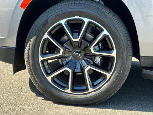 Certified 2022 Chevrolet Suburban RST w/ Sport Performance Package AWD/4WD image 29