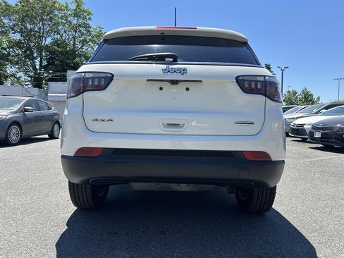 Used 2020 Jeep Compass Latitude w/ Cold Weather Group AWD/4WD image 5