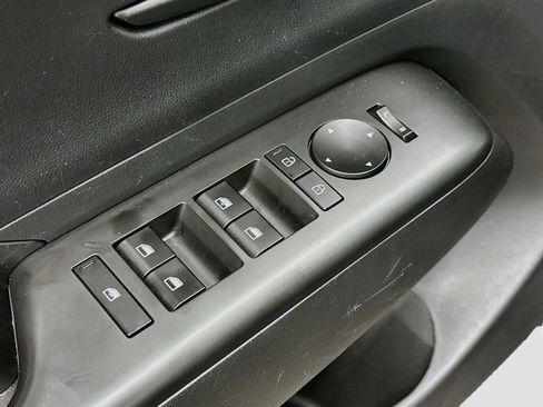 Used 2025 Hyundai Kona SEL AWD/4WD image 15