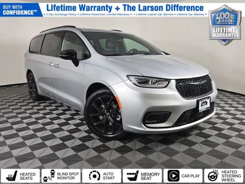 New 2026 Chrysler Pacifica Select w/ S Appearance Package image 1