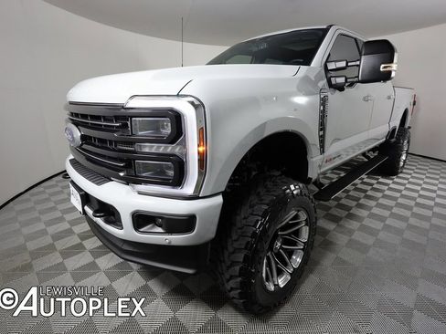 Used 2025 Ford F250 Platinum image 10