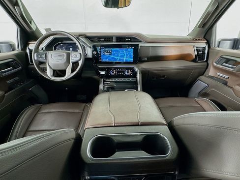 Used 2024 GMC Sierra 1500 Denali w/ Technology Package AWD/4WD image 35