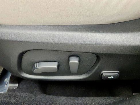 Used 2017 Subaru Forester 2.5i Limited w/ Popular Package #2 AWD/4WD image 11