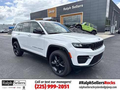 New 2025 Jeep Grand Cherokee Altitude RWD image 1