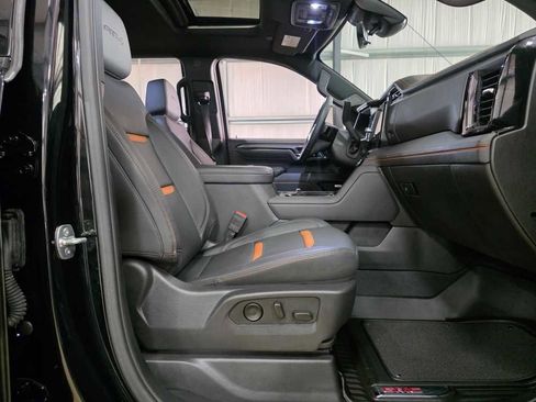 Used 2025 GMC Sierra 2500 AT4 w/ AT4 Premium Plus Package image 28