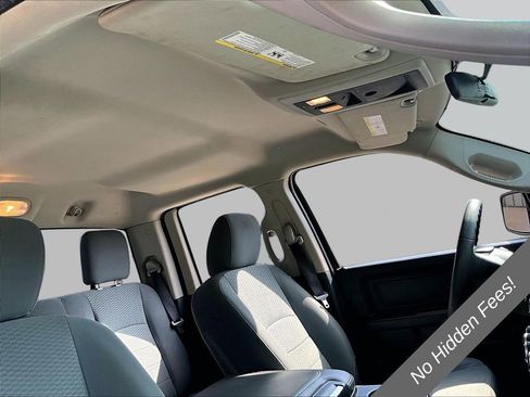Used 2018 RAM 1500 Express AWD/4WD image 19