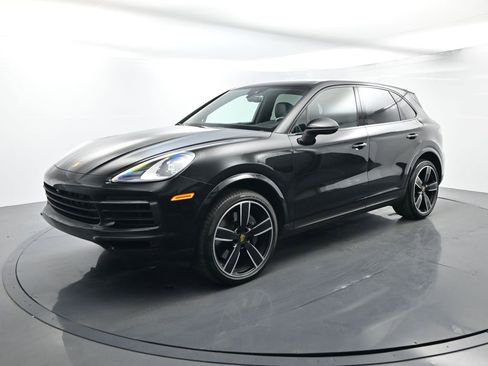 Certified 2023 Porsche Cayenne image 1