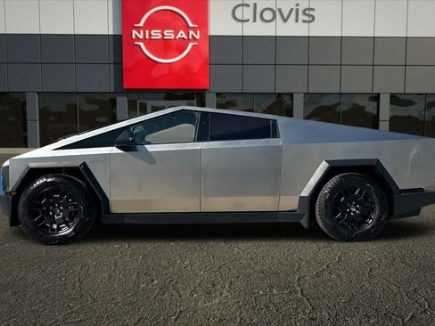 Used 2024 Tesla Cybertruck AWD Crew Cab image 6