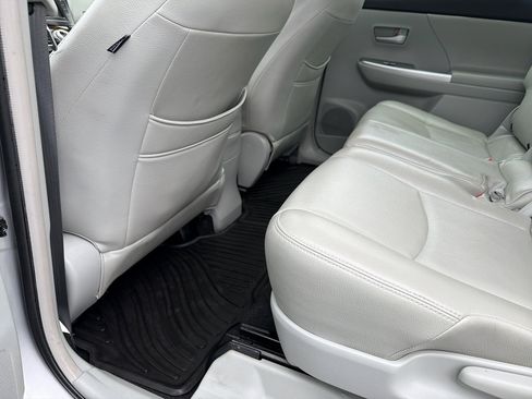 Used 2012 Toyota Prius V Three image 18