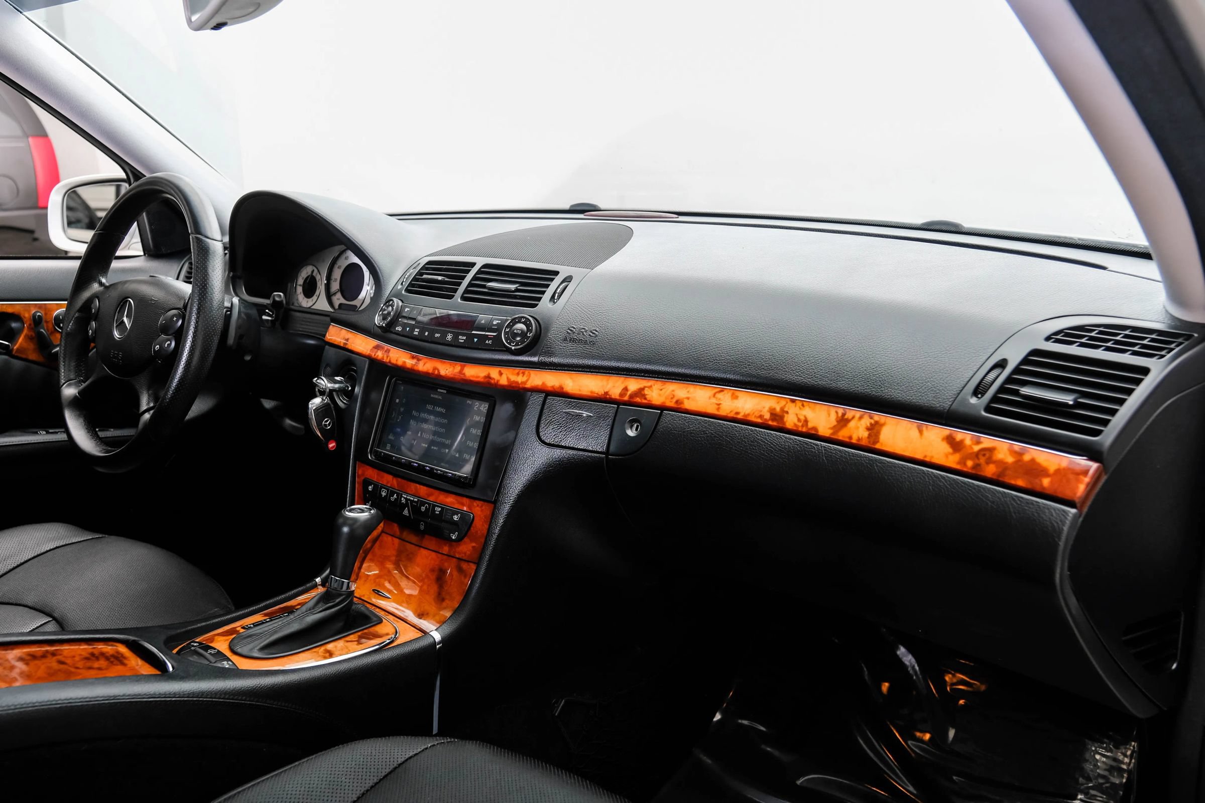 Used 2009 Mercedes-Benz E 550 Sedan image 13
