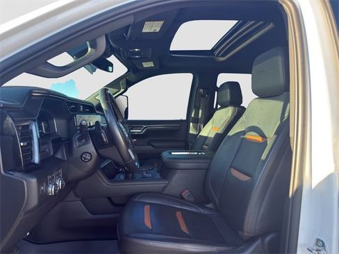 Used 2022 GMC Sierra 1500 AT4 w/ AT4 Preferred Package image 9