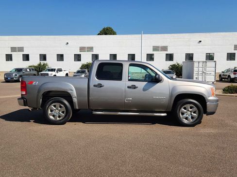 Used 2012 GMC Sierra 1500 SLE w/ Power Tech Package AWD/4WD image 2