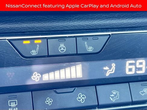 Used 2024 Nissan Sentra SR w/ SR Premium Package image 20