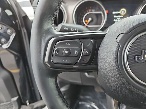 Used 2022 Jeep Gladiator Sport image 16