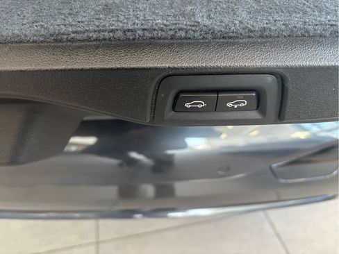 Used 2019 BMW X7 xDrive50i w/ M Sport Package image 15