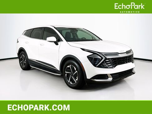 Used 2024 Kia Sportage LX image 1