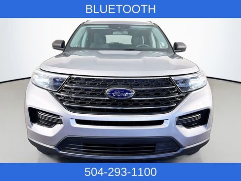 Used 2022 Ford Explorer XLT image 2