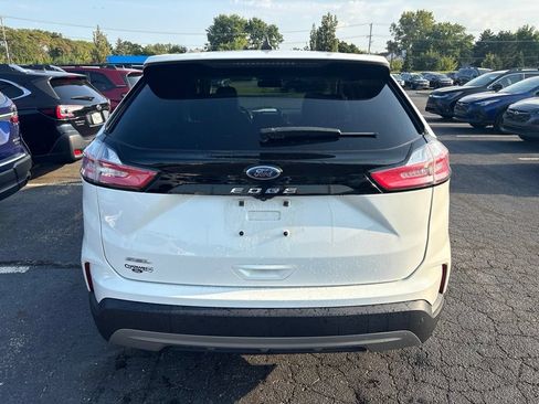 Used 2021 Ford Edge SEL w/ Convenience Package FWD image 4