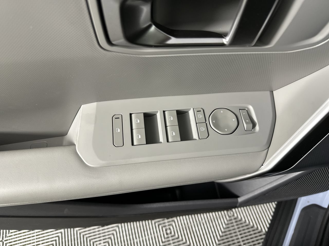 New 2027 Kia Seltos S FWD image 3