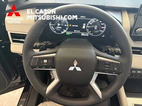Used 2025 Mitsubishi Outlander SEL AWD/4WD image 16