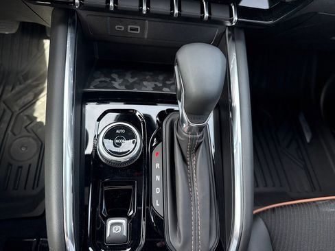 New 2026 GMC Canyon AT4 AWD/4WD image 15