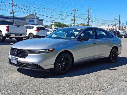 Certified 2025 Honda Accord SE image 3