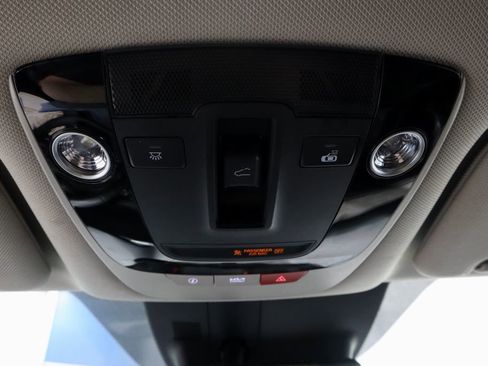 Used 2023 Kia Sorento S w/ Panoramic Sunroof Package image 26