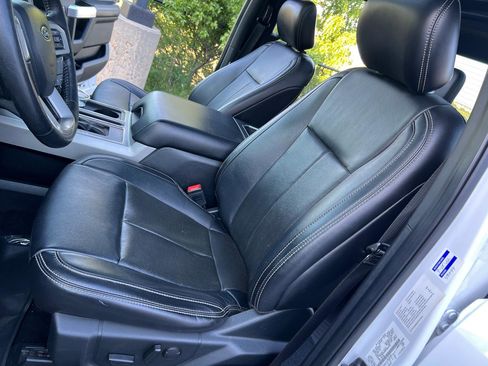Used 2019 Ford F150 Lariat w/ Equipment Group 502A Luxury AWD/4WD image 17